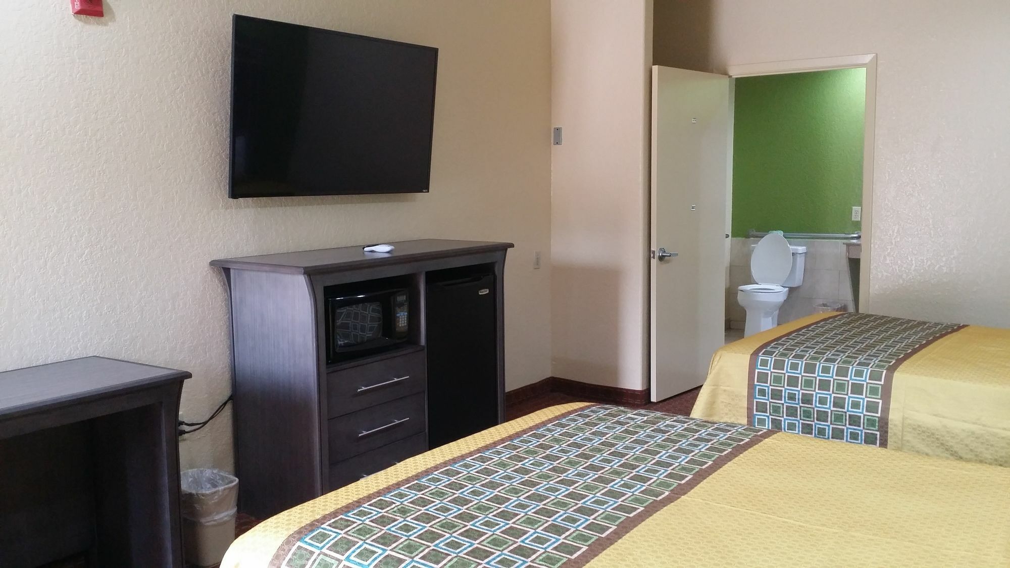 Americas Best Value Inn & Suites Northeast Houston Exterior photo