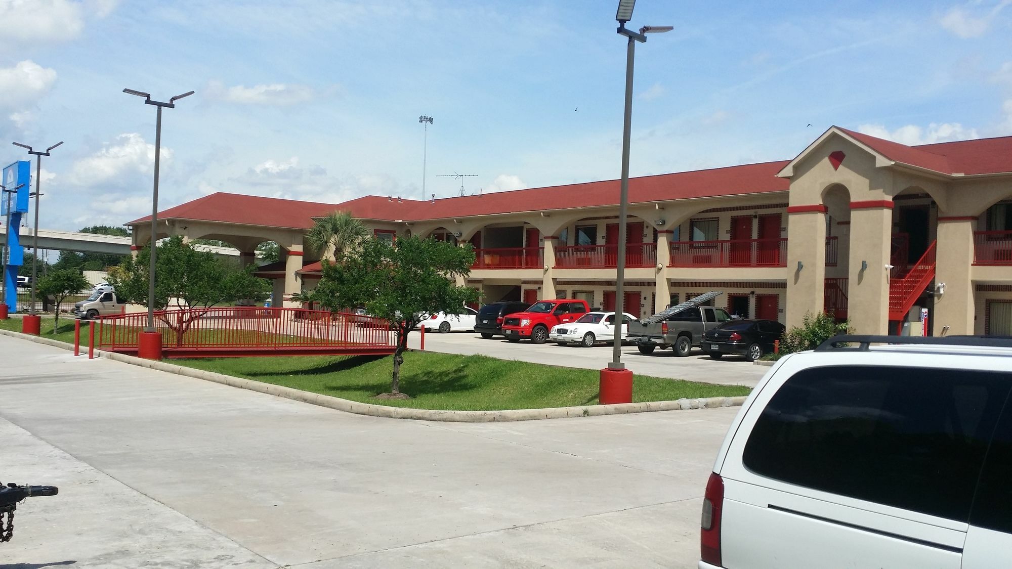 Americas Best Value Inn & Suites Northeast Houston Exterior photo